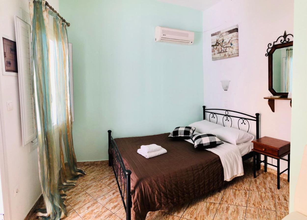Lefteris Traditional Rooms Фира Екстериор снимка