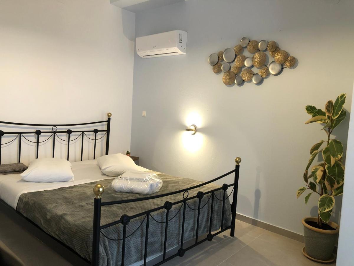 Lefteris Traditional Rooms Фира Екстериор снимка