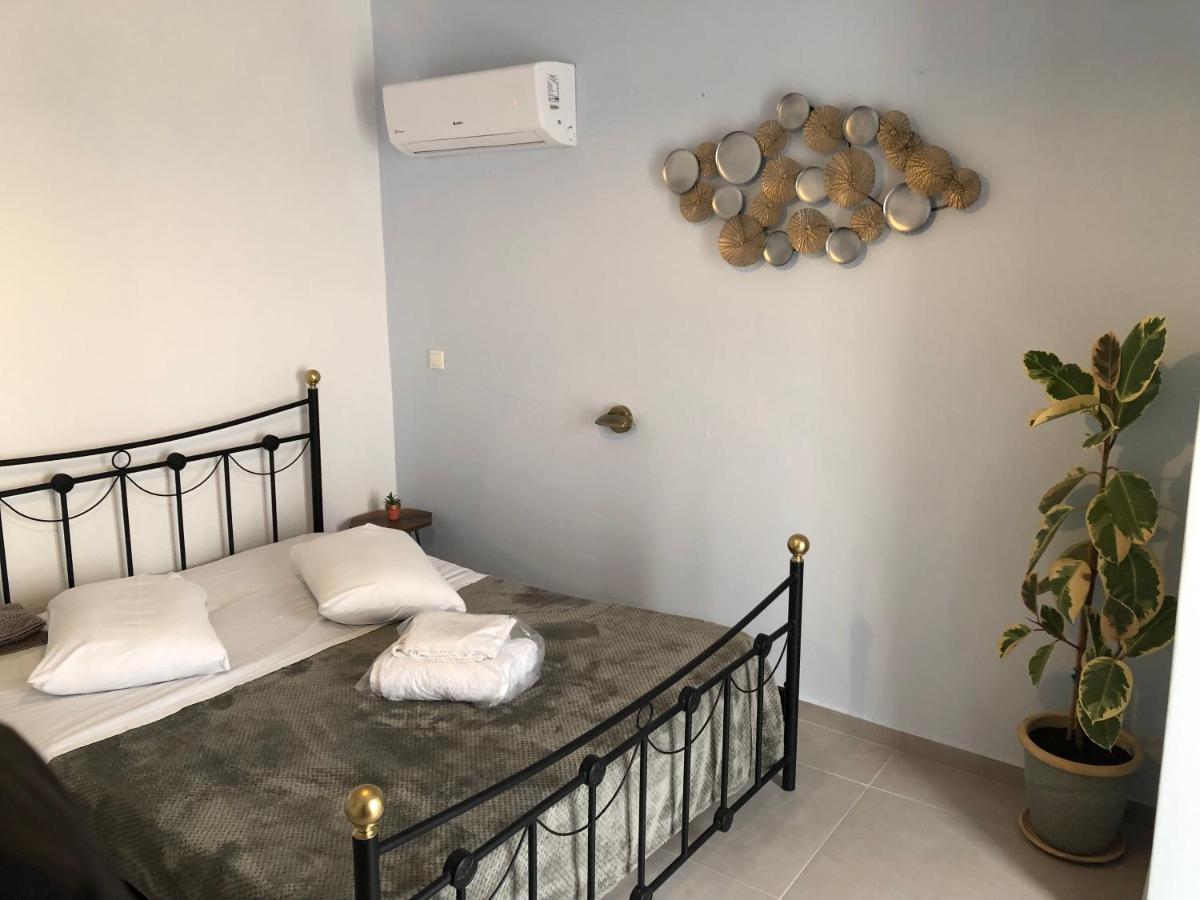 Lefteris Traditional Rooms Фира Екстериор снимка