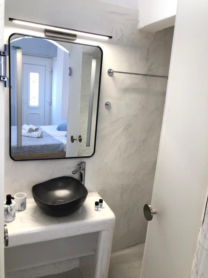 Lefteris Traditional Rooms Фира Екстериор снимка