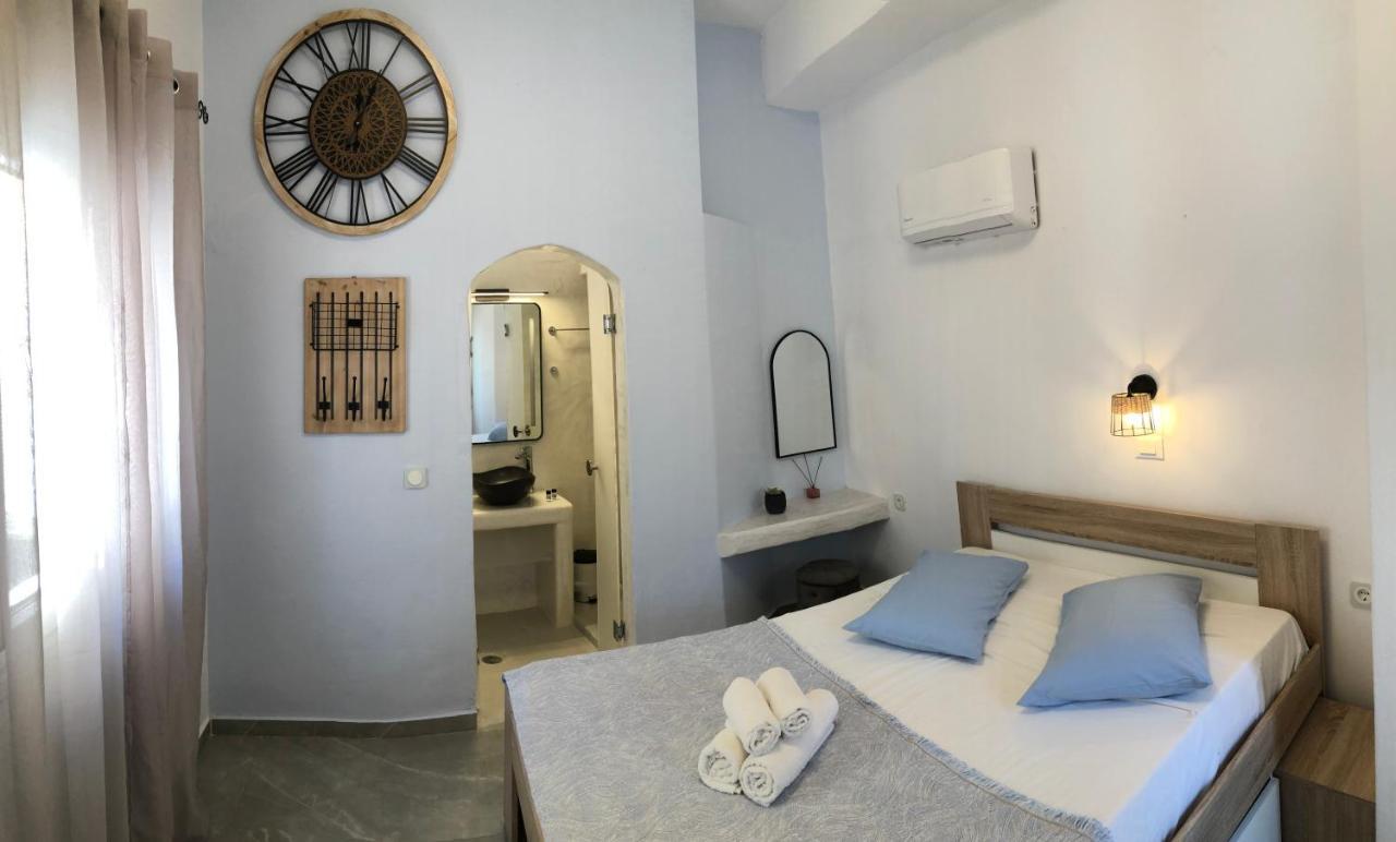 Lefteris Traditional Rooms Фира Екстериор снимка