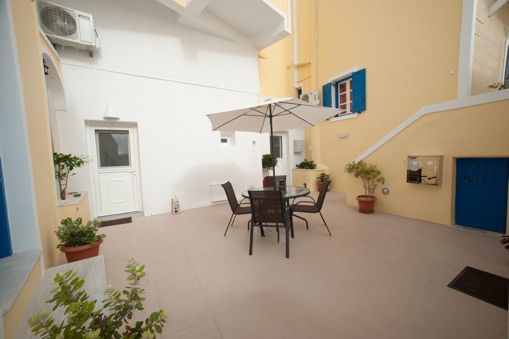 Lefteris Traditional Rooms Фира Екстериор снимка