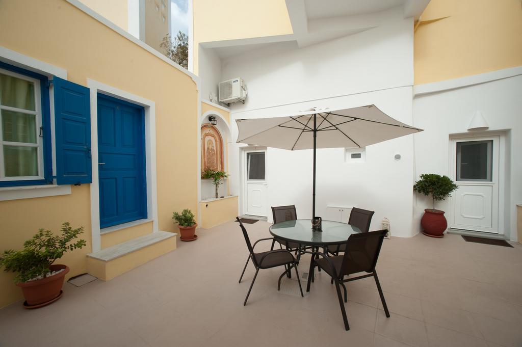 Lefteris Traditional Rooms Фира Екстериор снимка